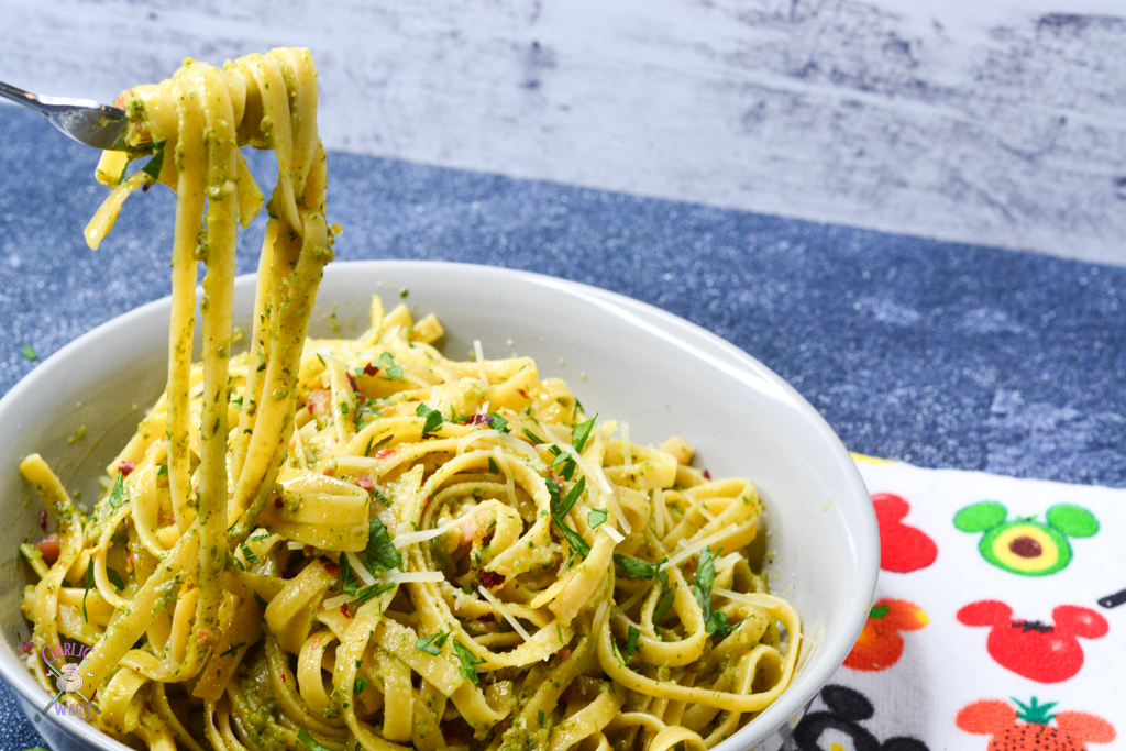 fettuccine with pesto and pancetta