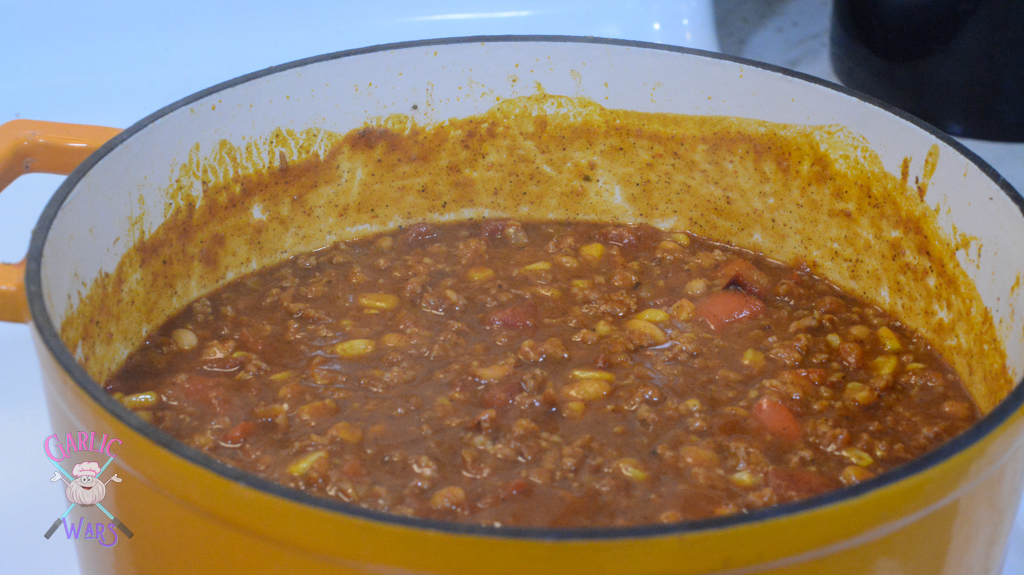 completed chili in dutch oven