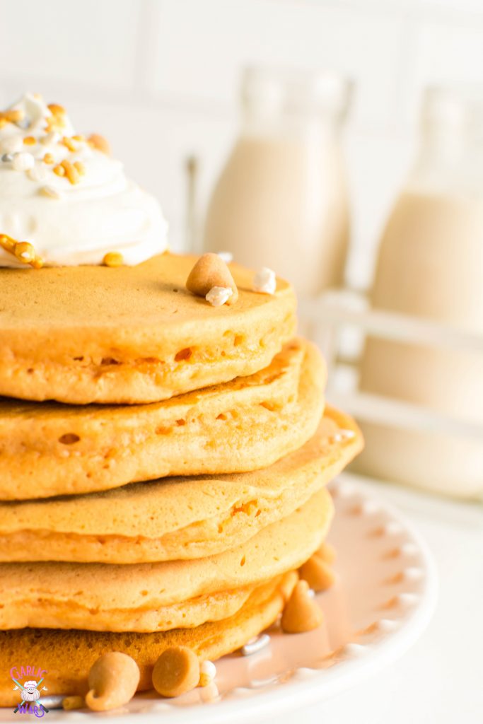 close up stack of butterbeer pancakes